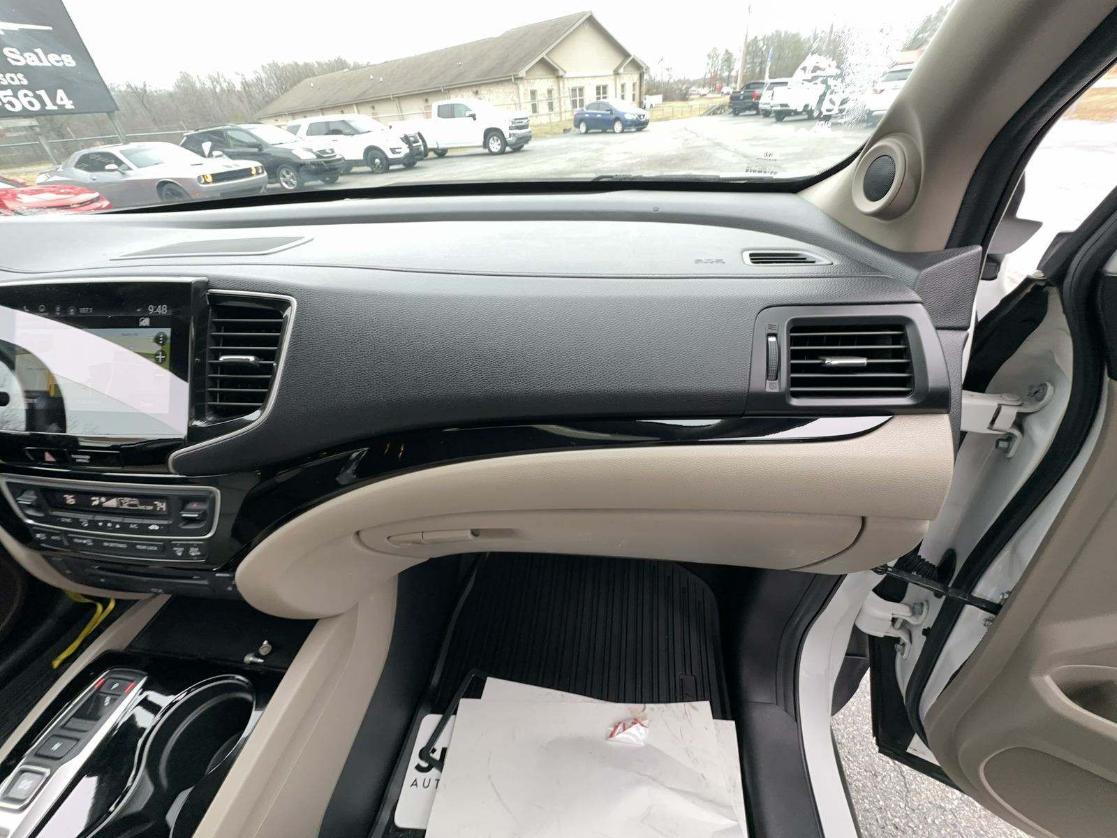 2021 Honda Pilot Touring 8-Passenger FWD