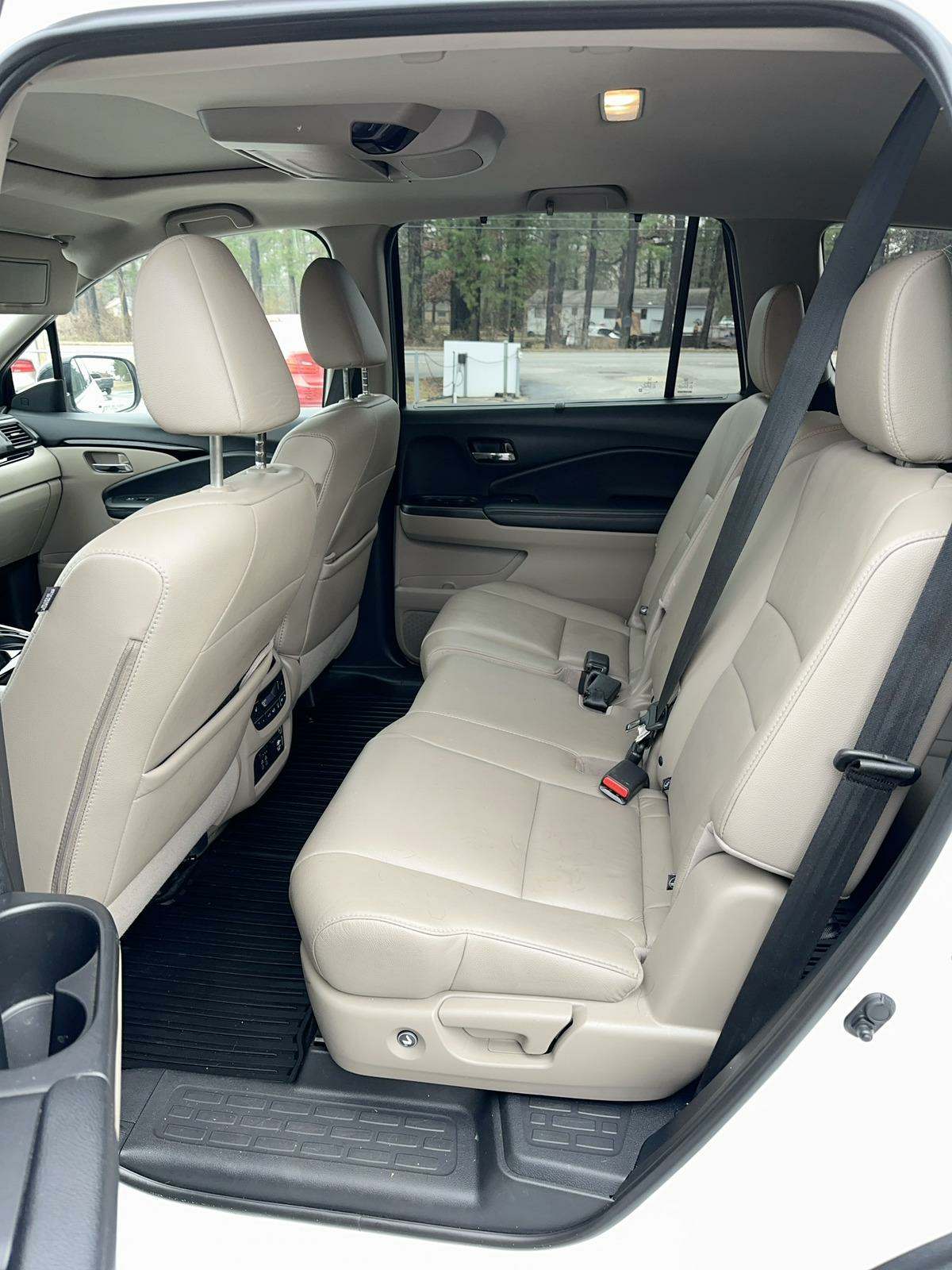 2021 Honda Pilot Touring 8-Passenger FWD