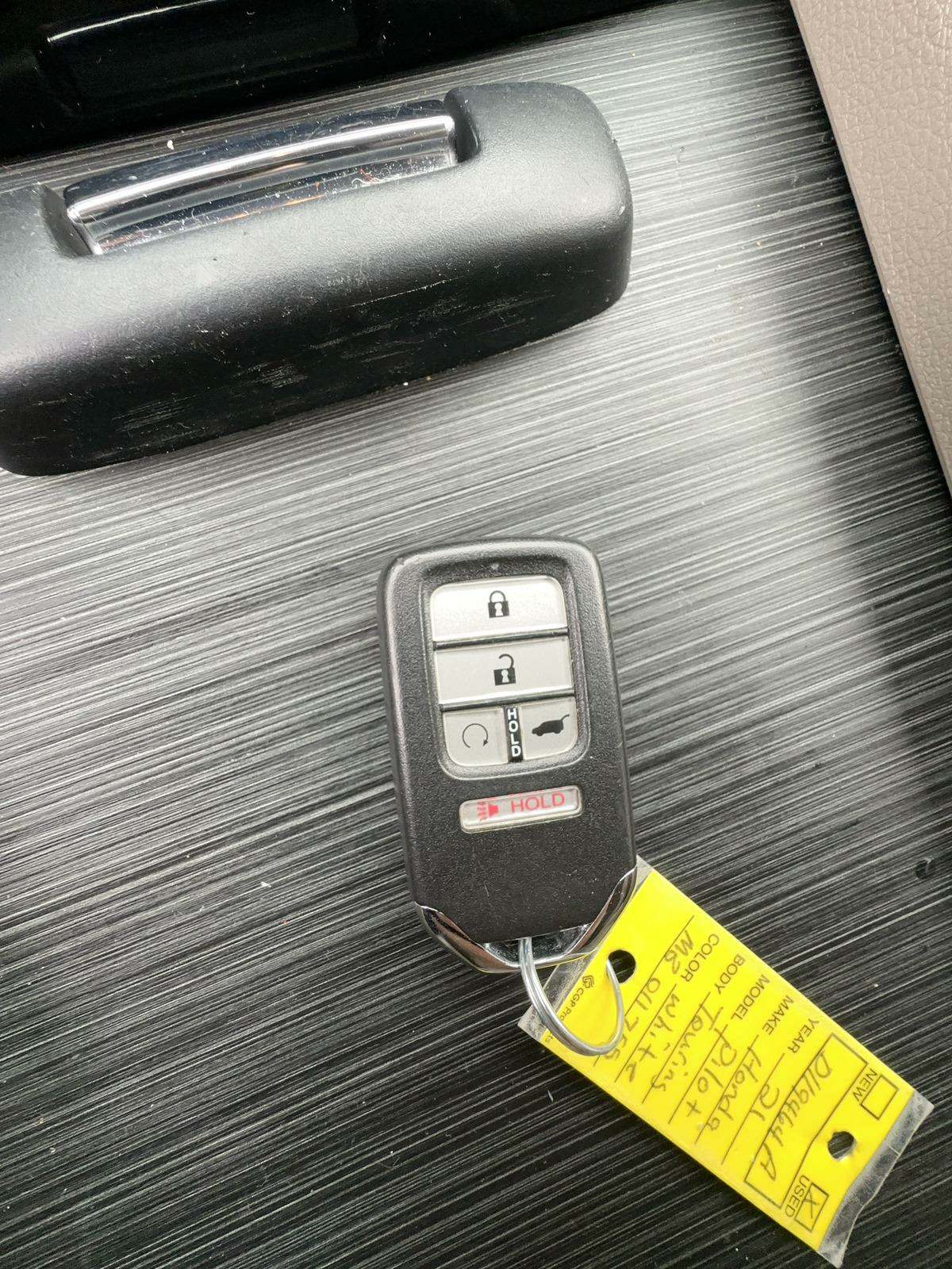 2021 Honda Pilot Touring 8-Passenger FWD