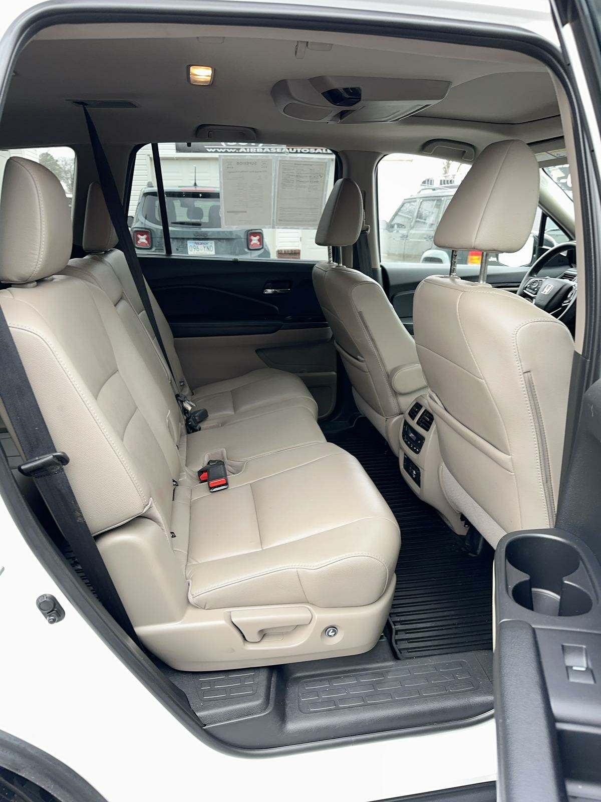 2021 Honda Pilot Touring 8-Passenger FWD