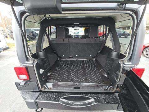 JEEP UNLIMITED SAHARA - 10