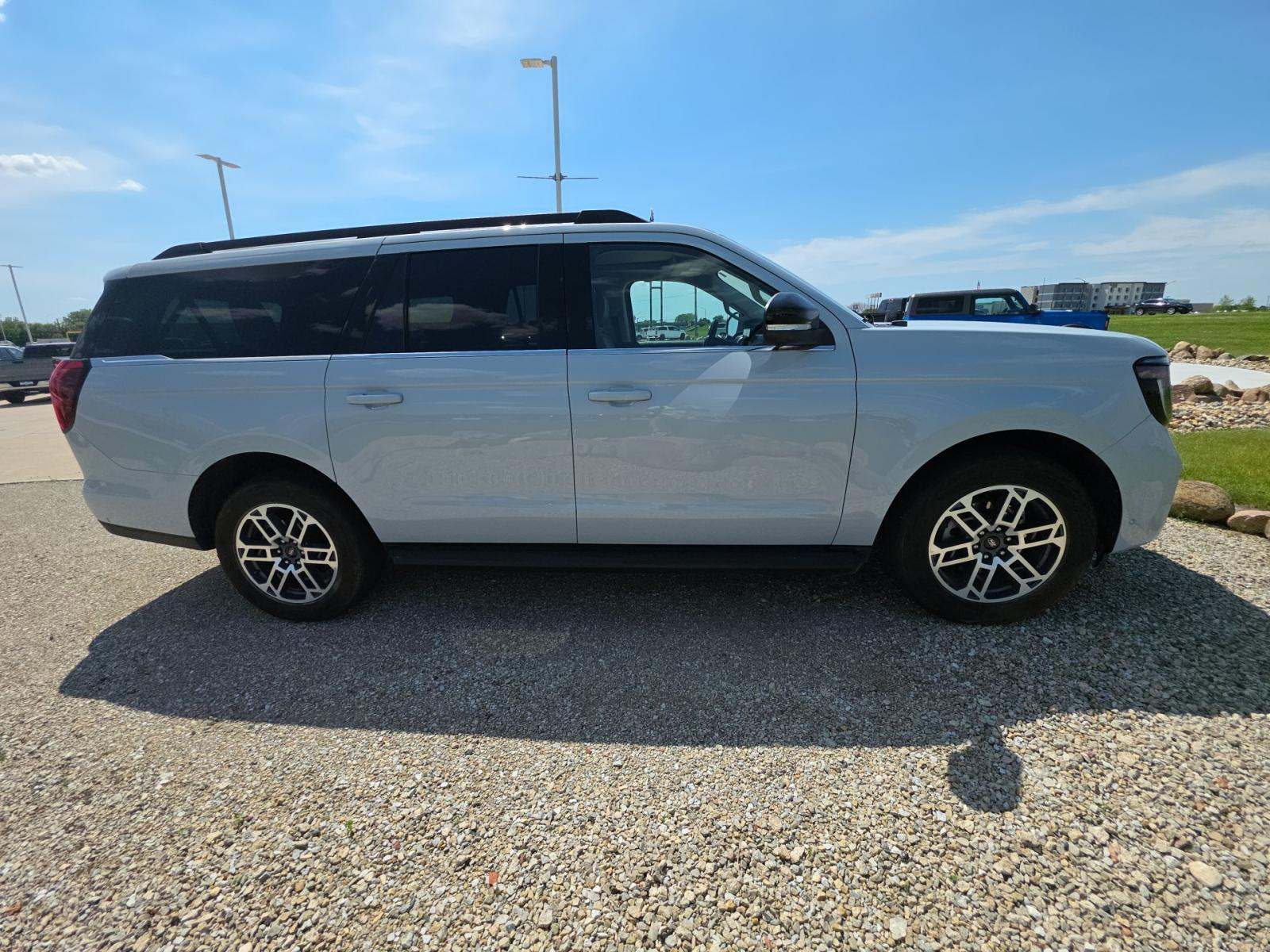 FORD EXPEDITION MAX - 4