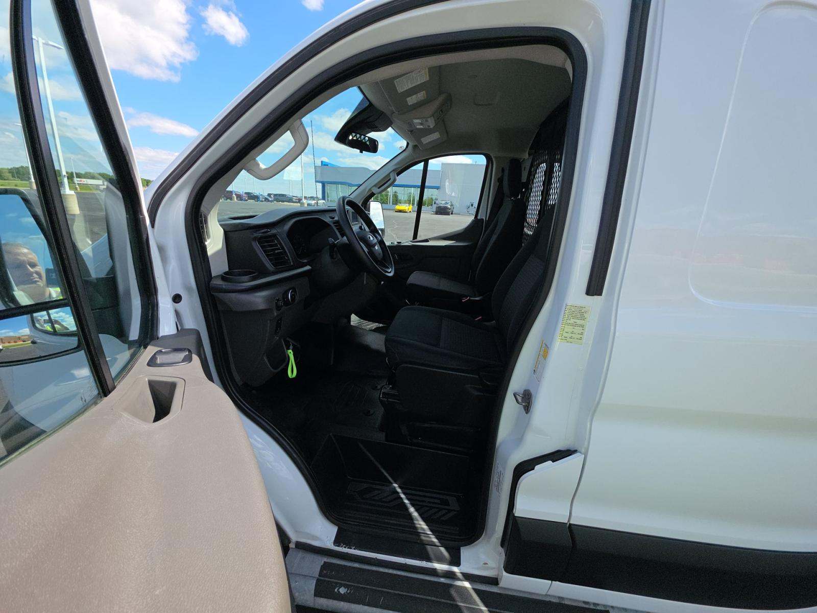 FORD TRANSIT 250 - 2