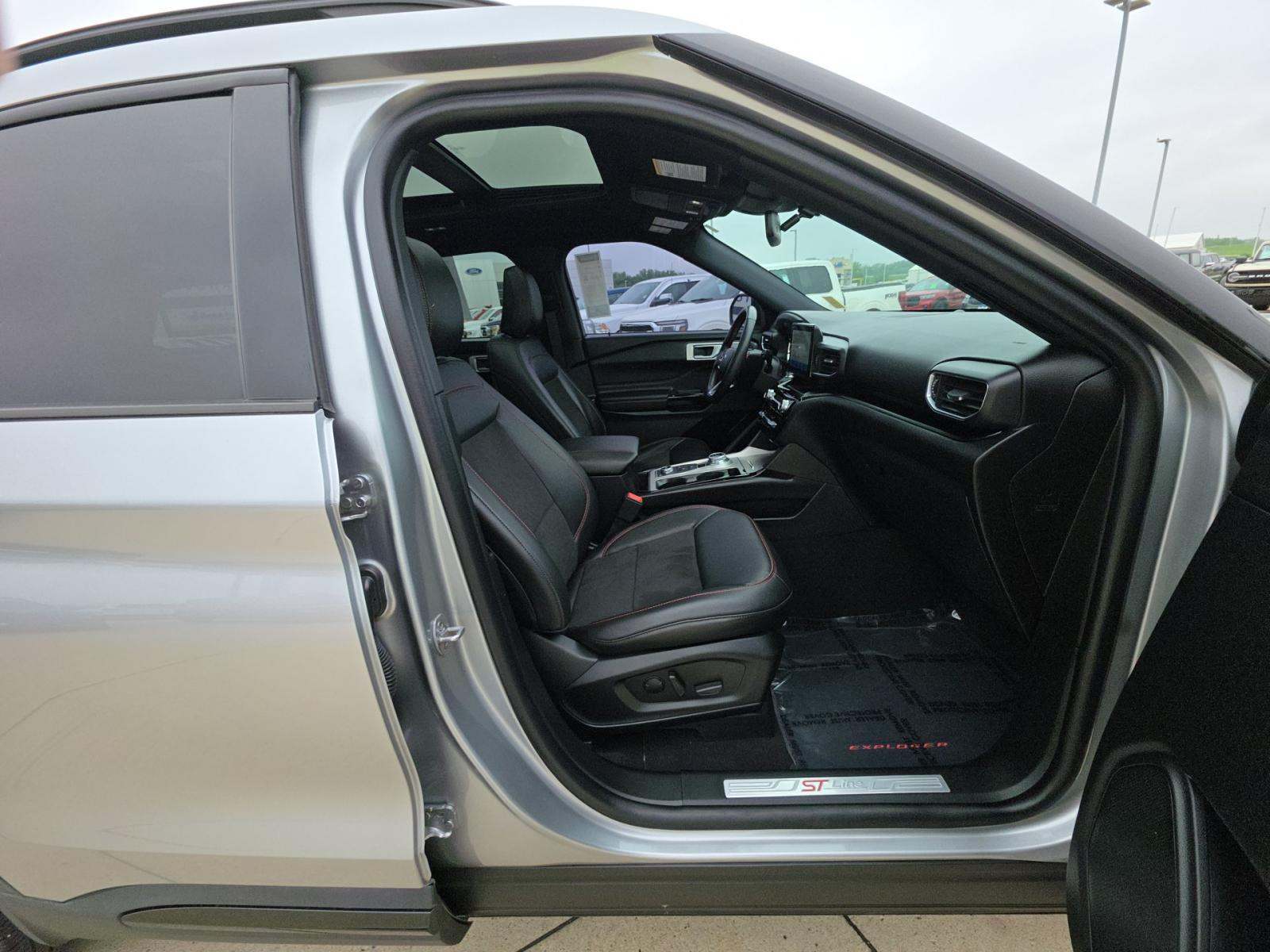 2023 Ford Explorer ST-Line AWD