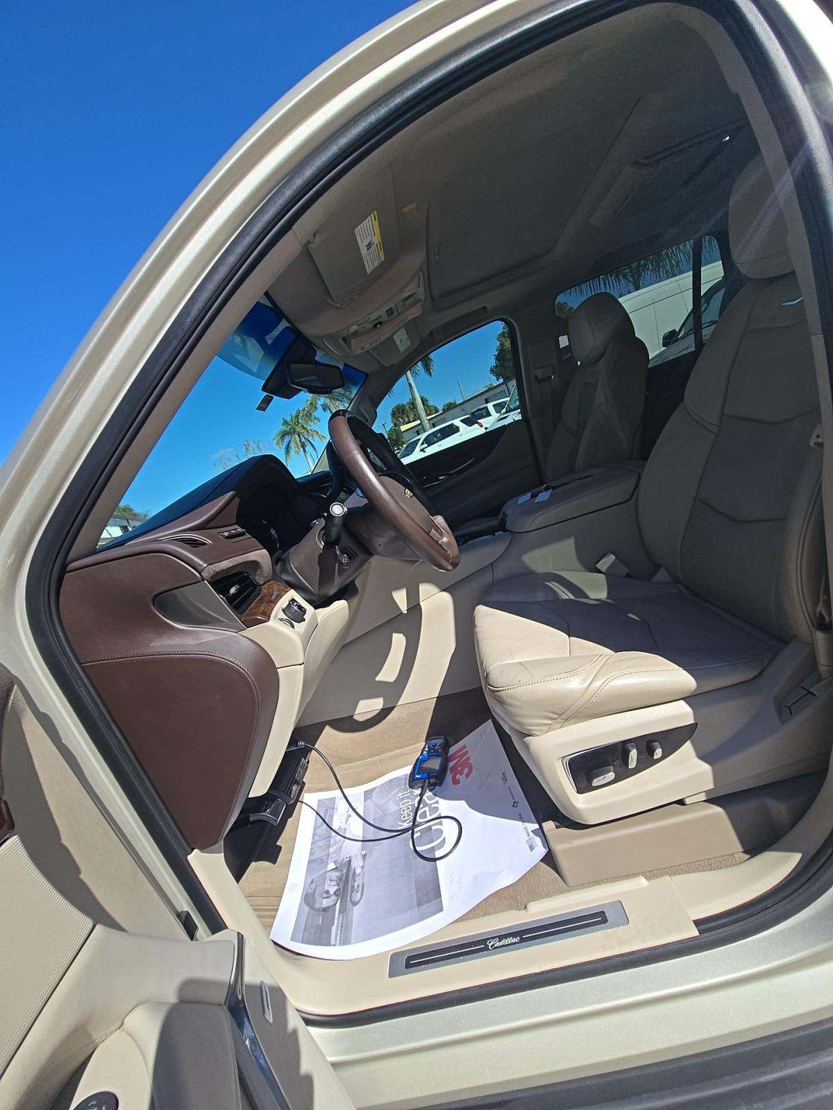 2016 Cadillac Escalade Luxury RWD