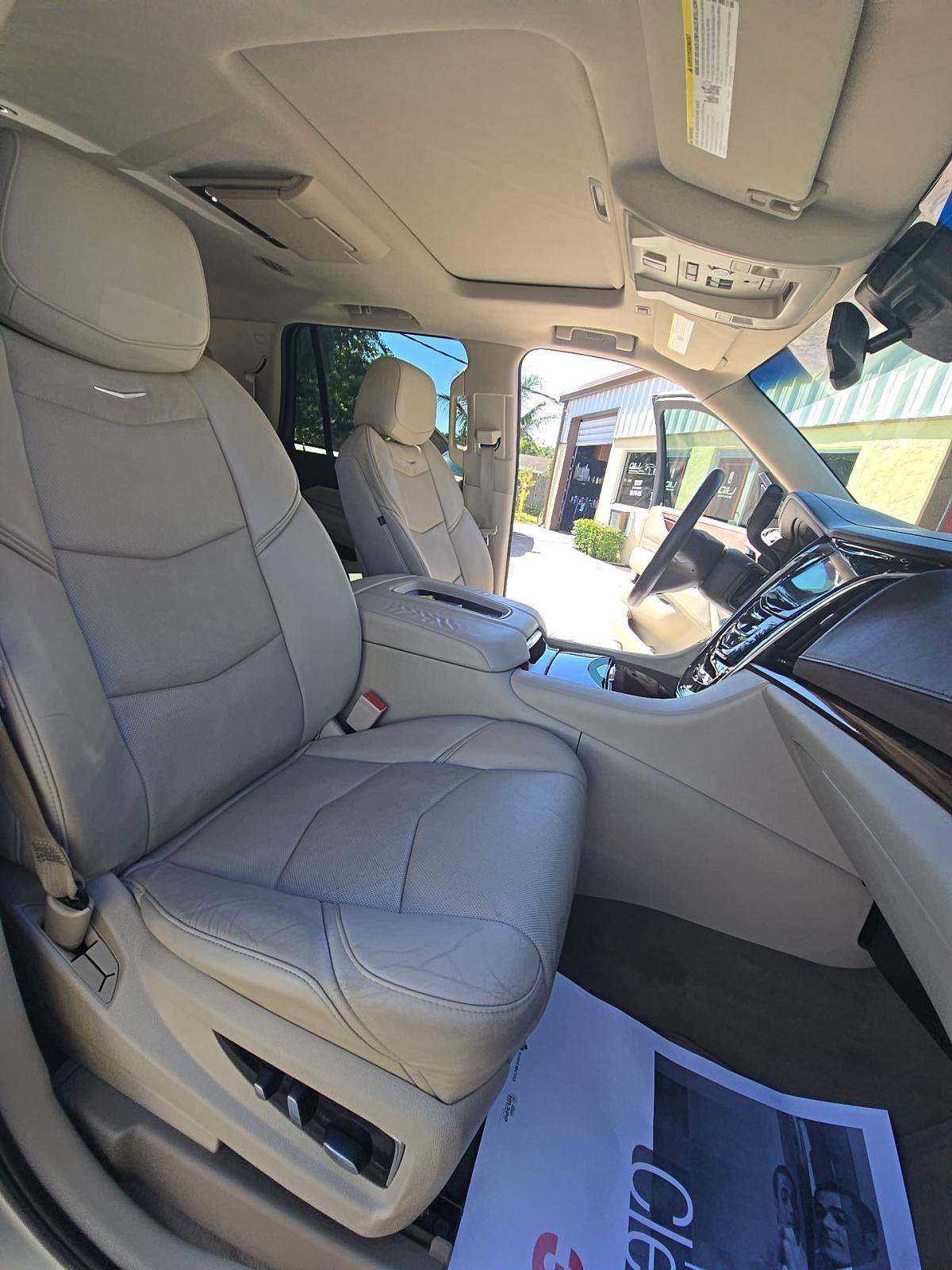 2016 Cadillac Escalade Luxury RWD