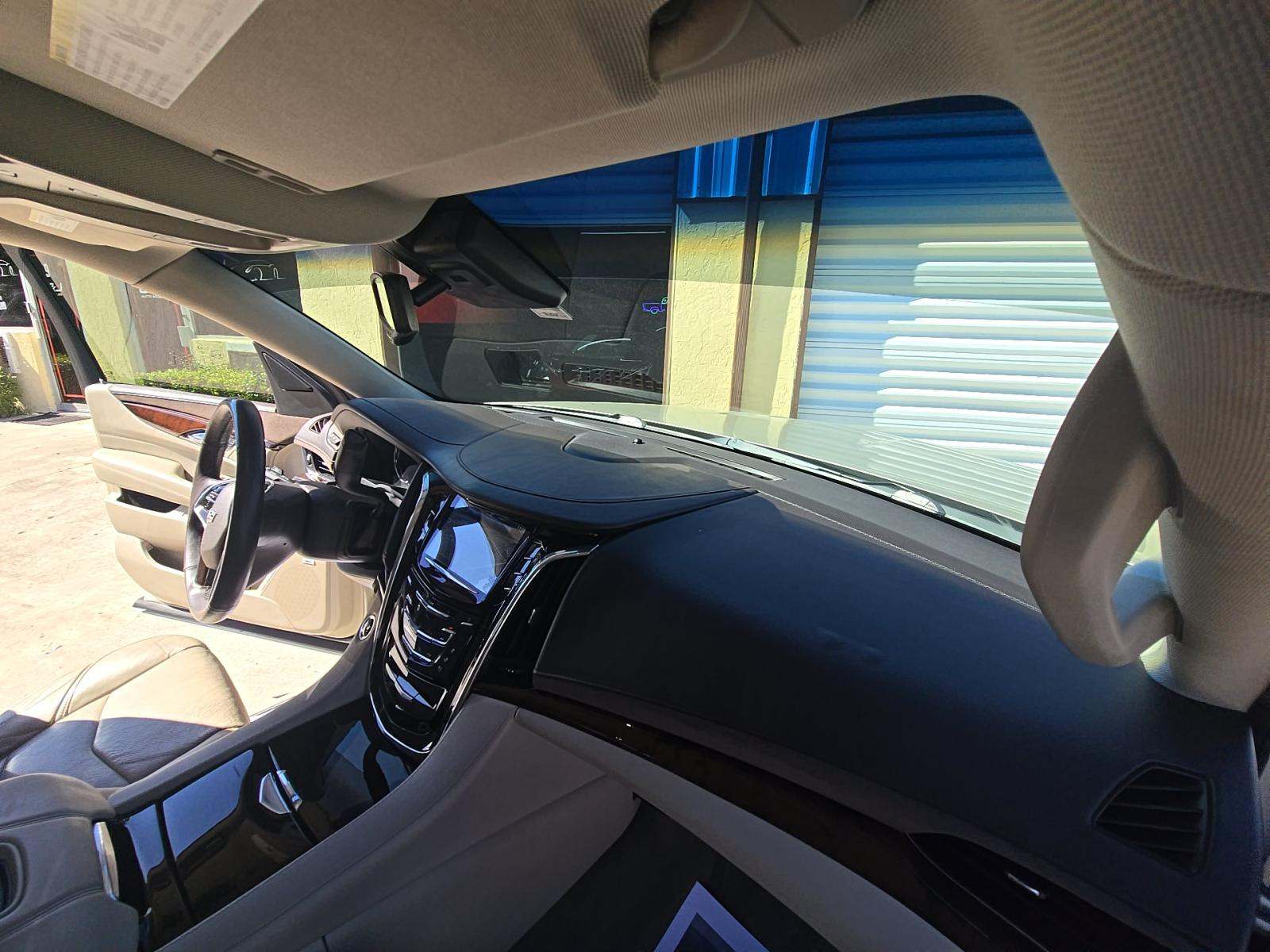 2016 Cadillac Escalade Luxury RWD