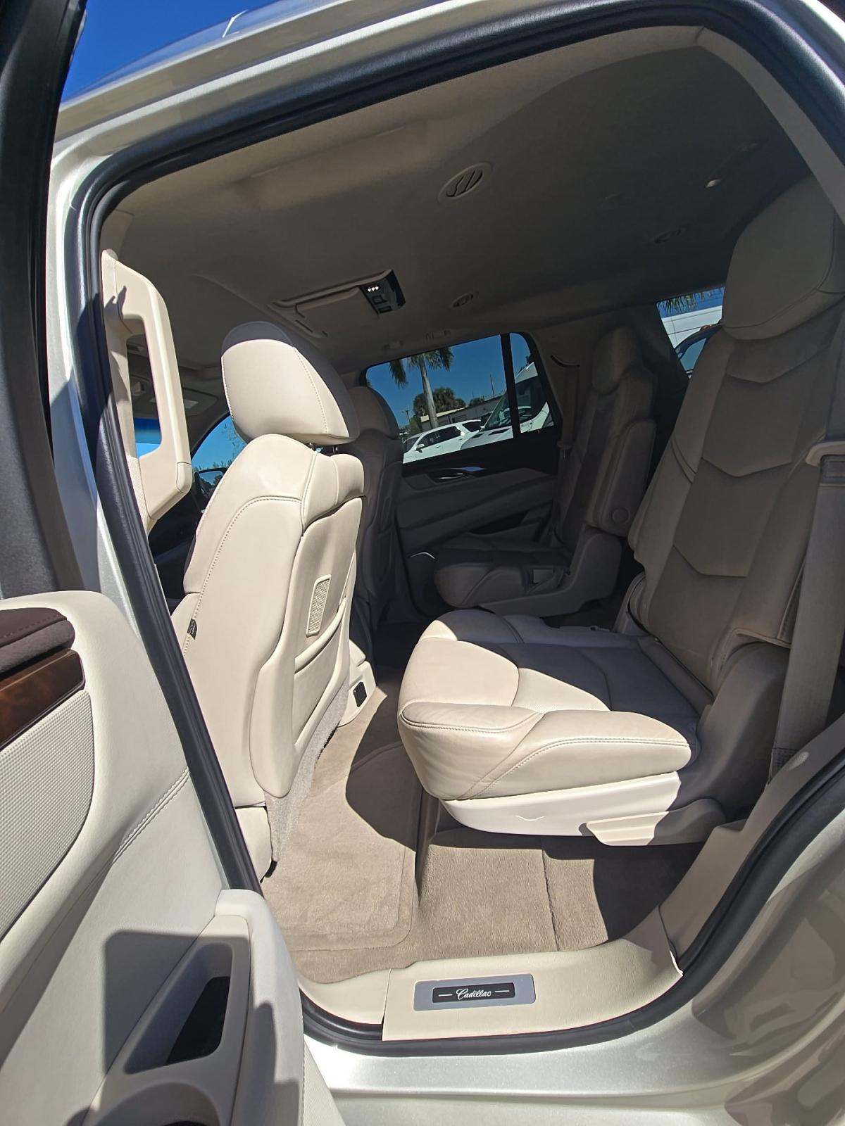 2016 Cadillac Escalade Luxury RWD