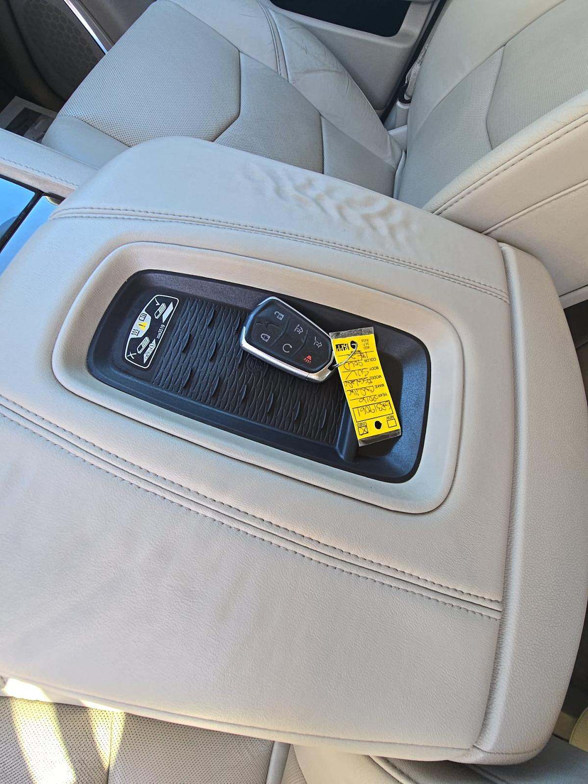 2016 Cadillac Escalade Luxury RWD