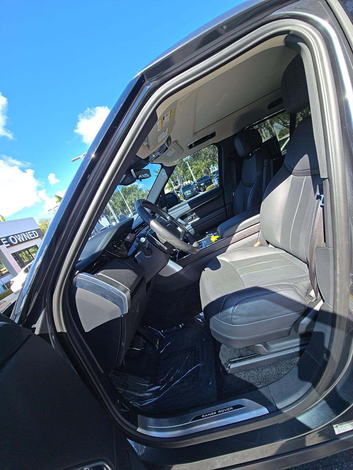 2023 Land Rover Range Rover SE AWD