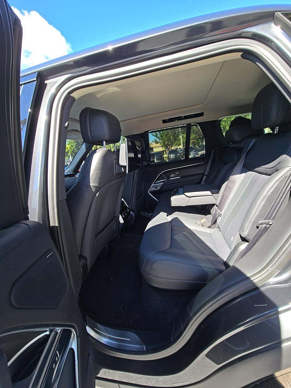 2023 Land Rover Range Rover SE AWD