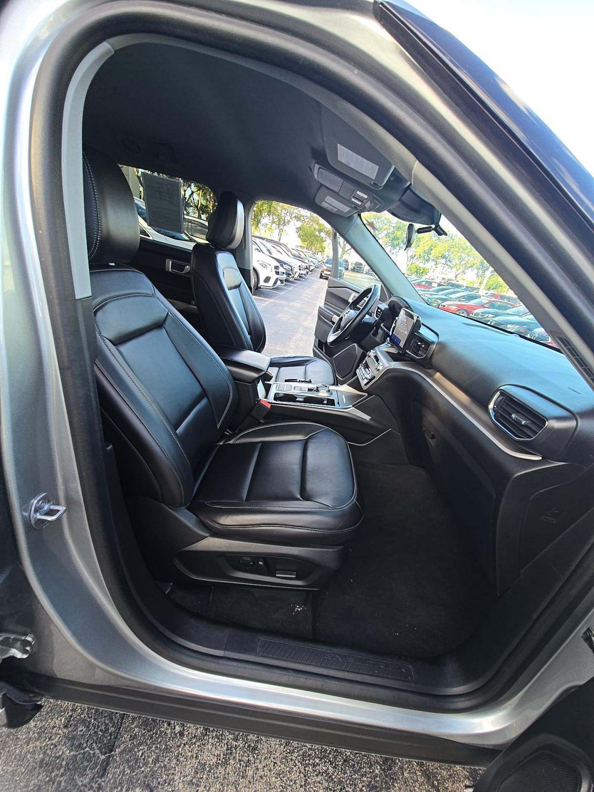 2023 Ford Explorer XLT RWD