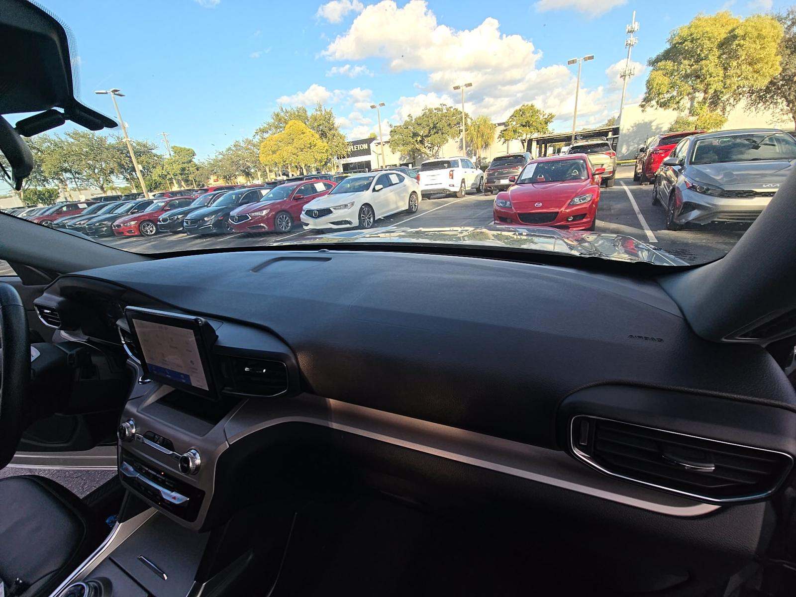 2023 Ford Explorer XLT RWD