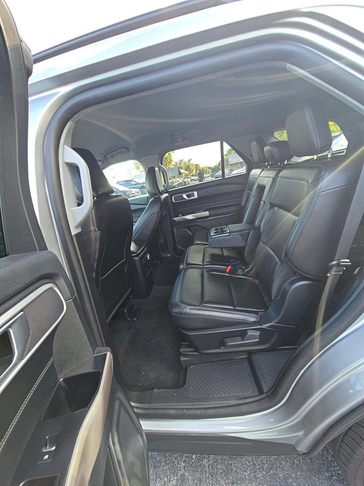 2023 Ford Explorer XLT RWD