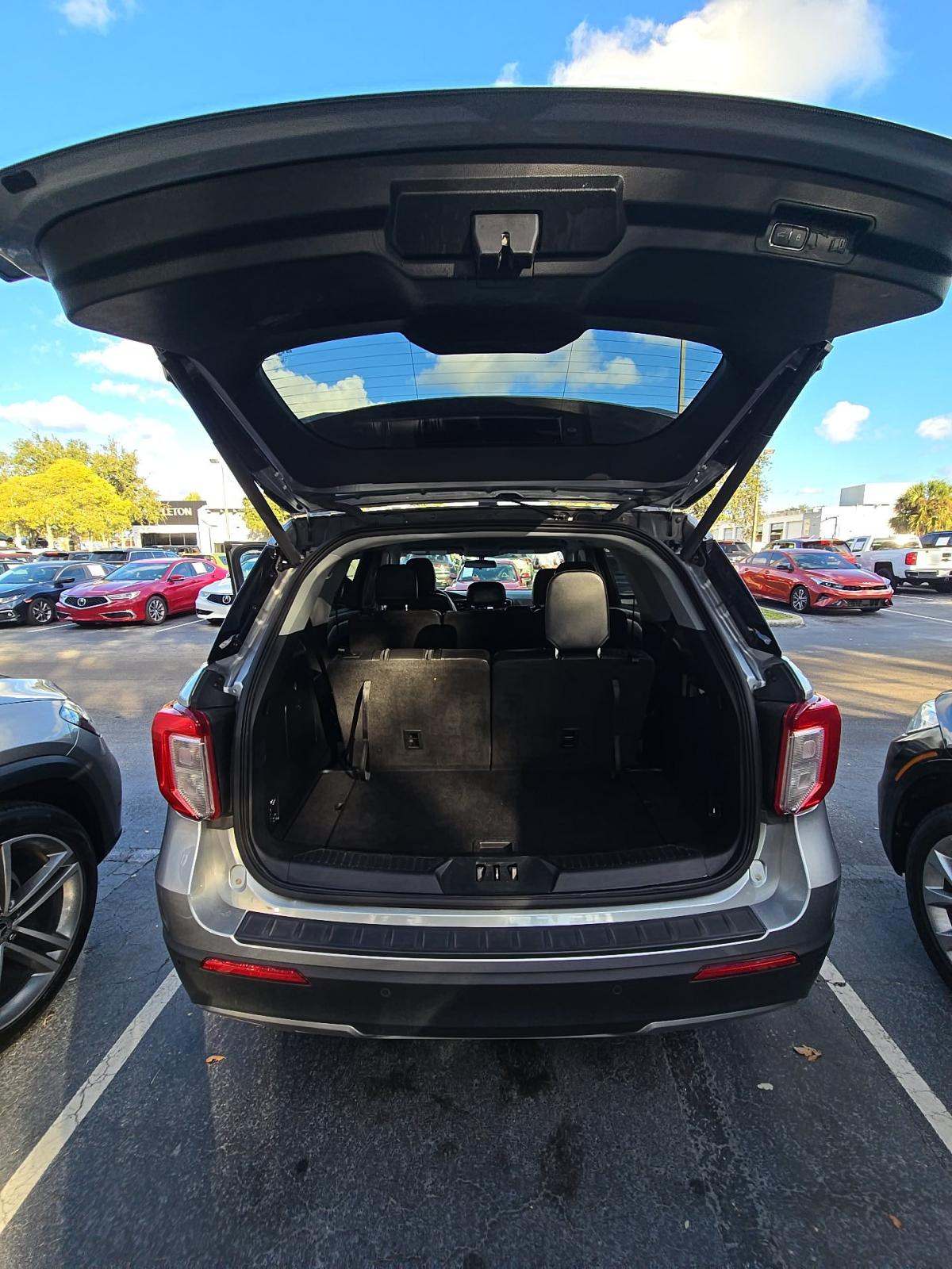 2023 Ford Explorer XLT RWD