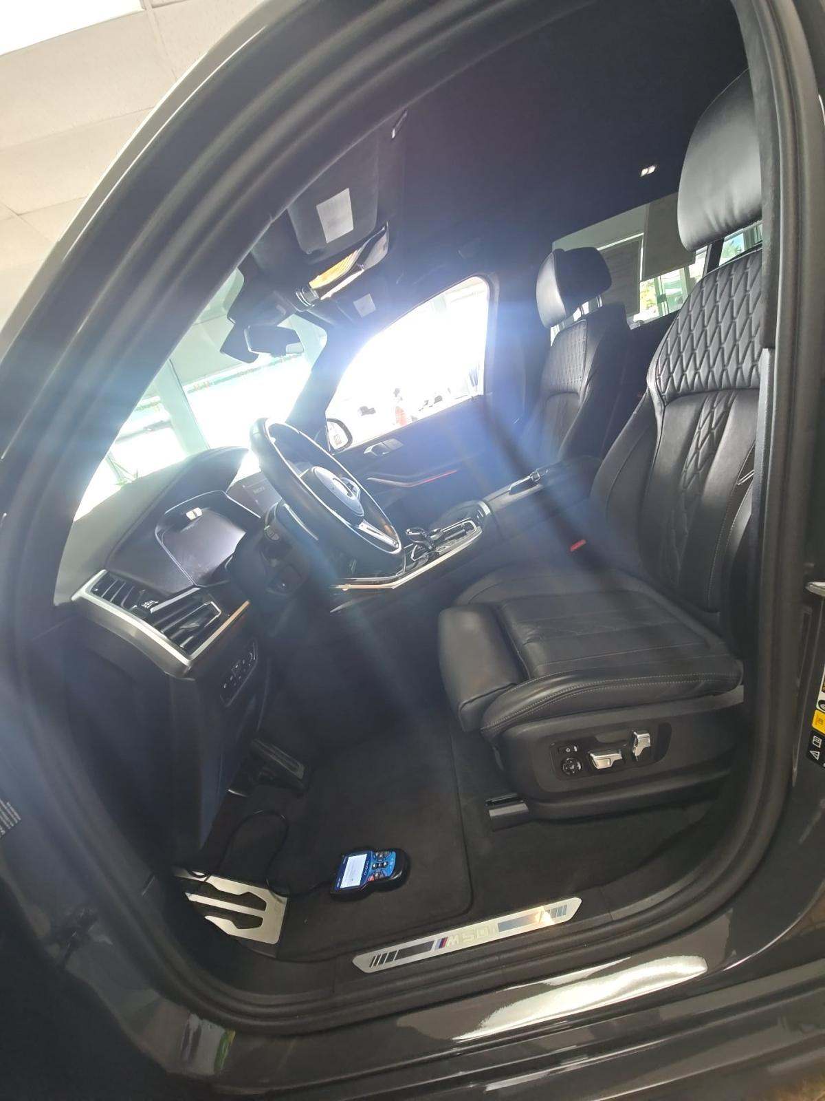 2022 BMW X7 M50i AWD