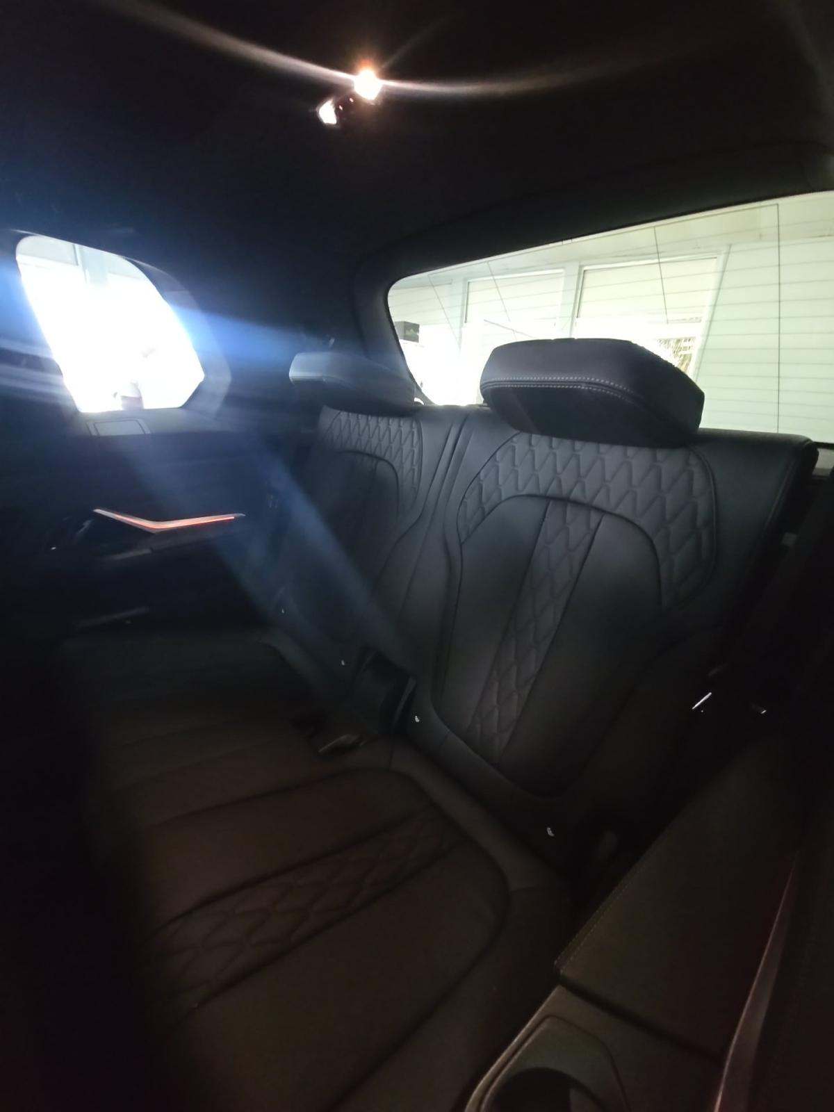 2022 BMW X7 M50i AWD