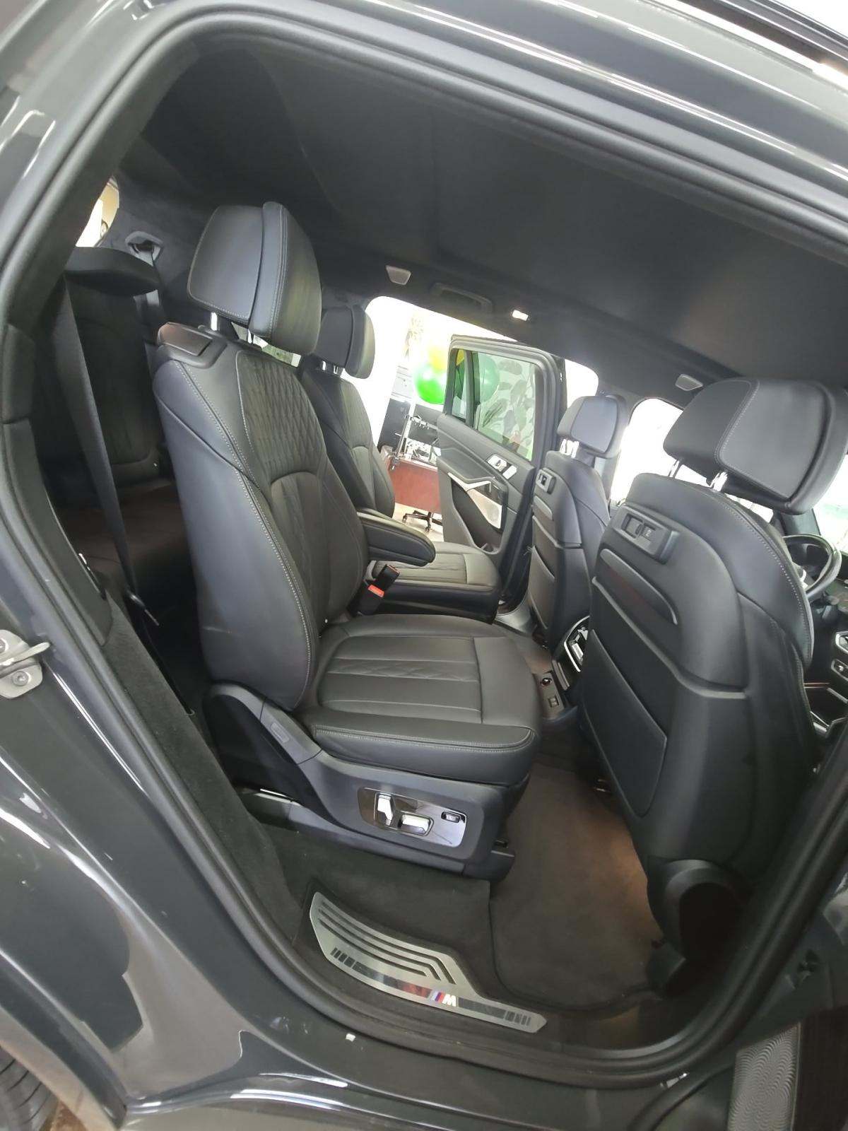 2022 BMW X7 M50i AWD