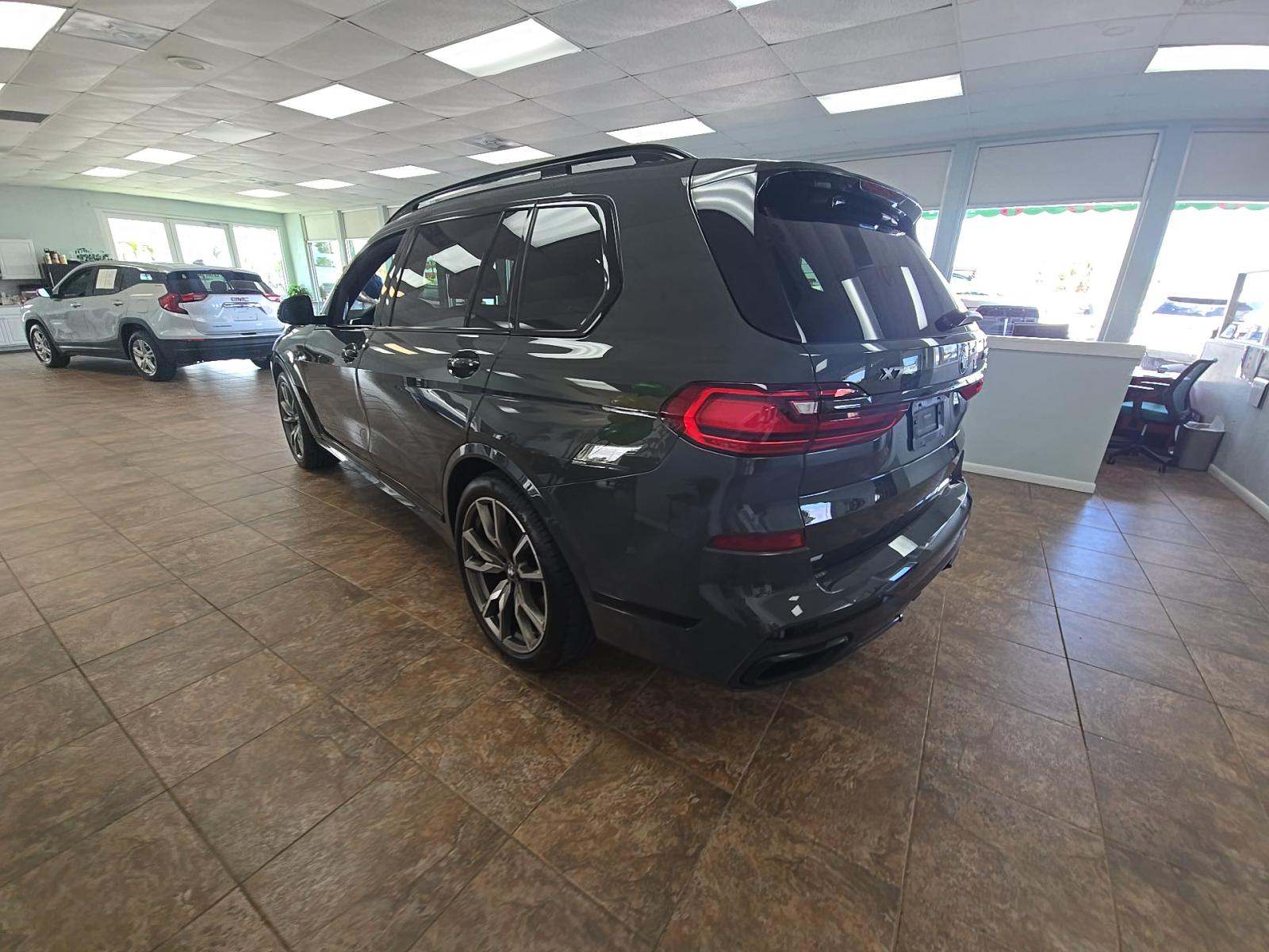 2022 BMW X7 M50i AWD