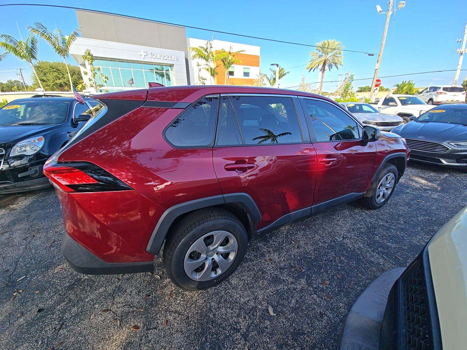 2022 Toyota RAV4 LE FWD