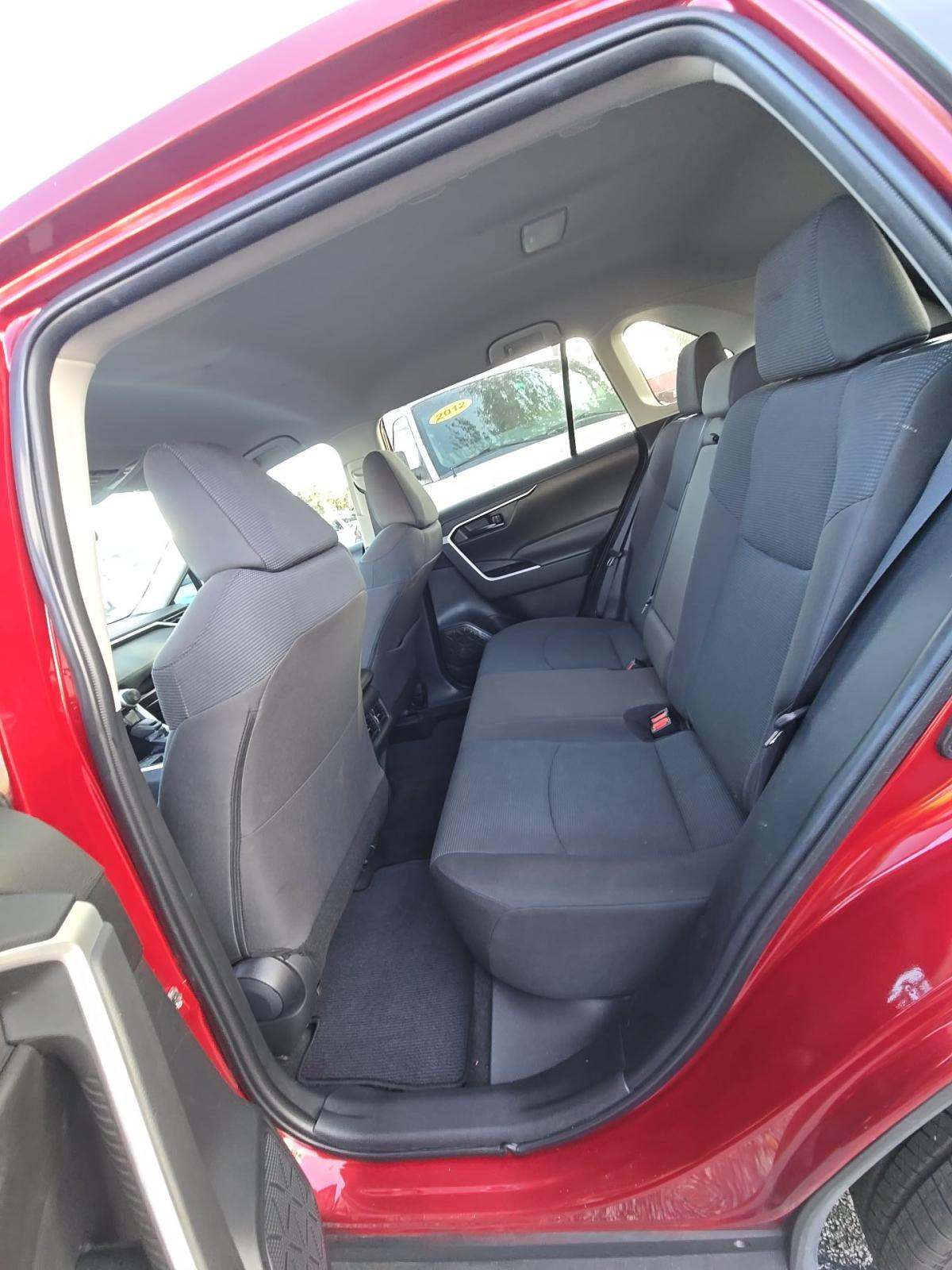 2022 Toyota RAV4 LE FWD