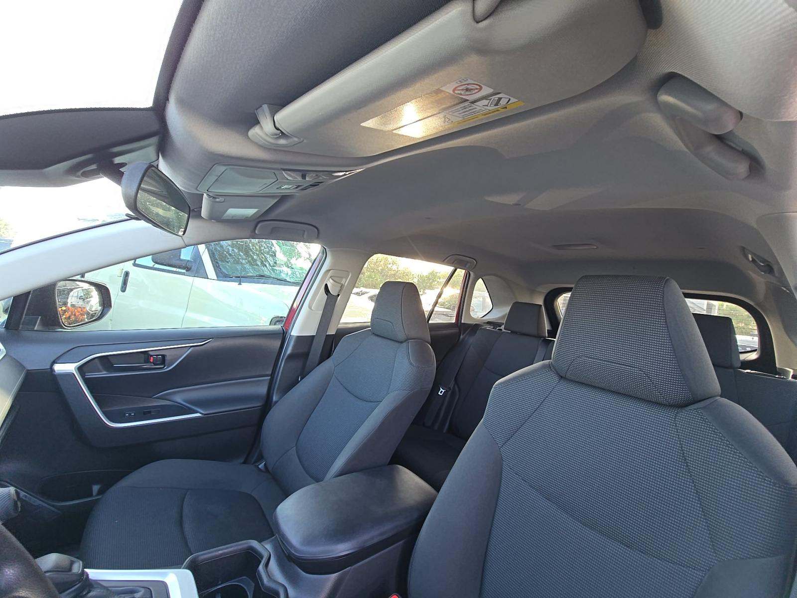 2022 Toyota RAV4 LE FWD