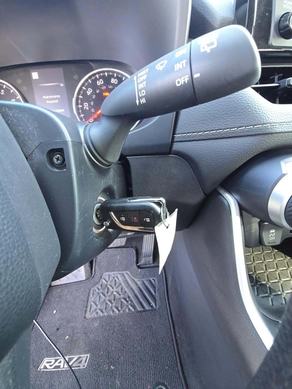 2022 Toyota RAV4 LE FWD