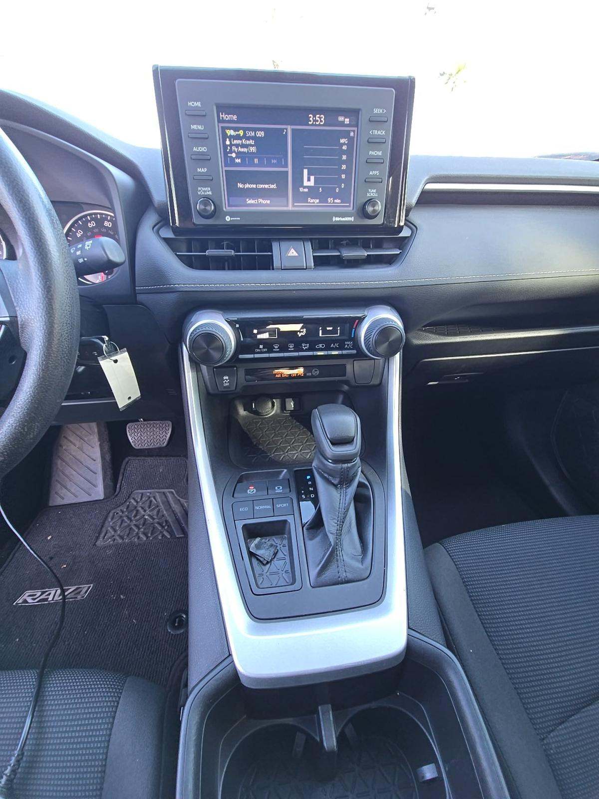 2022 Toyota RAV4 LE FWD