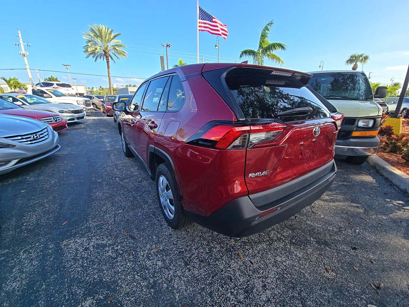 2022 Toyota RAV4 LE FWD