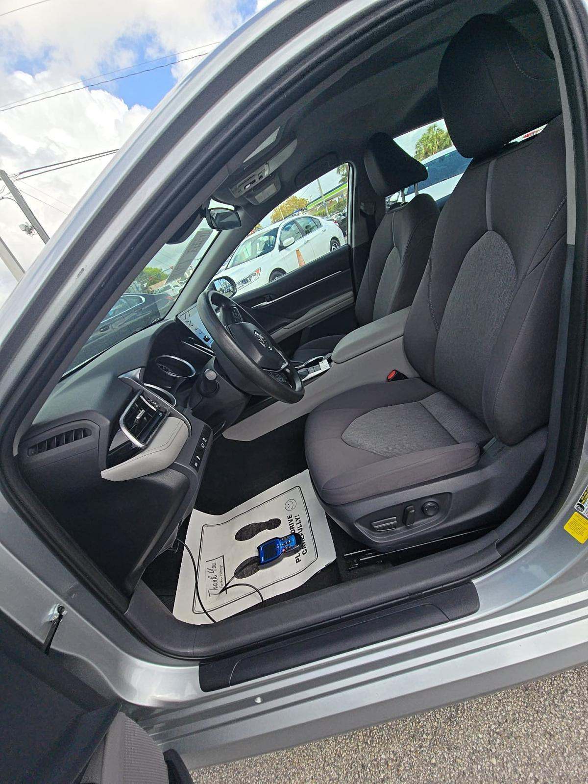 2023 Toyota Camry LE FWD