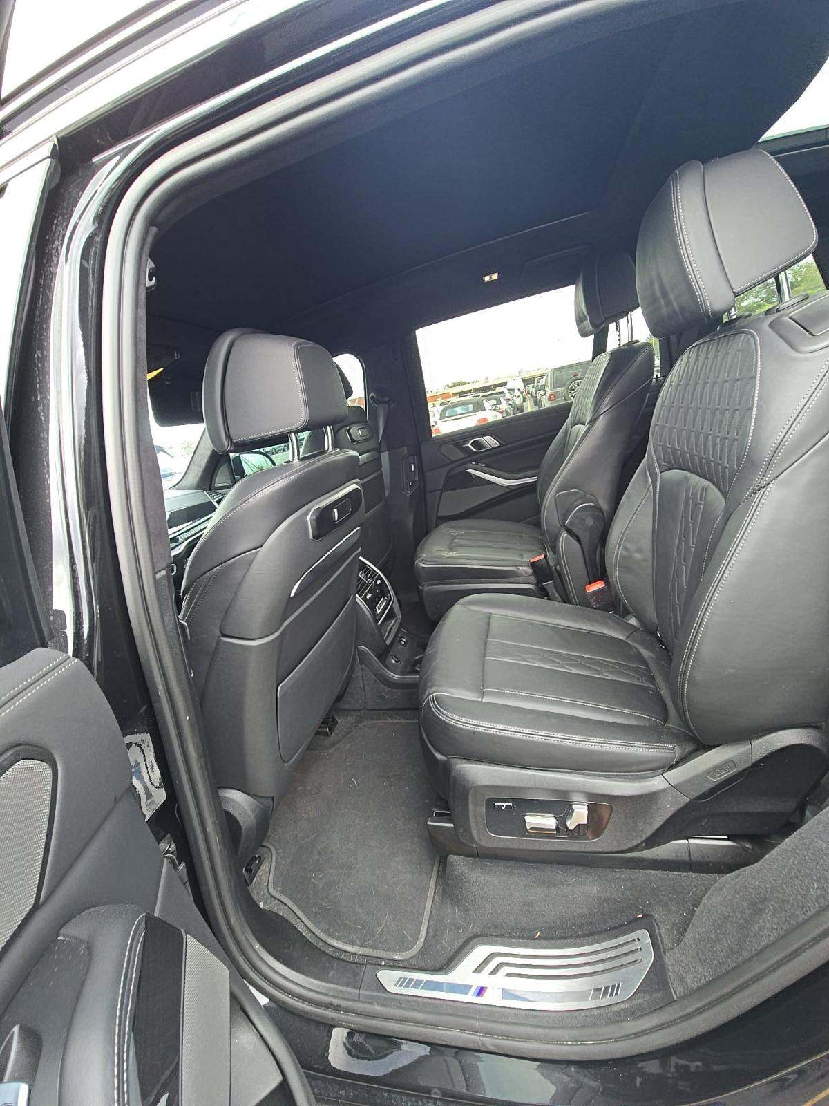 2023 BMW X7 xDrive40i AWD