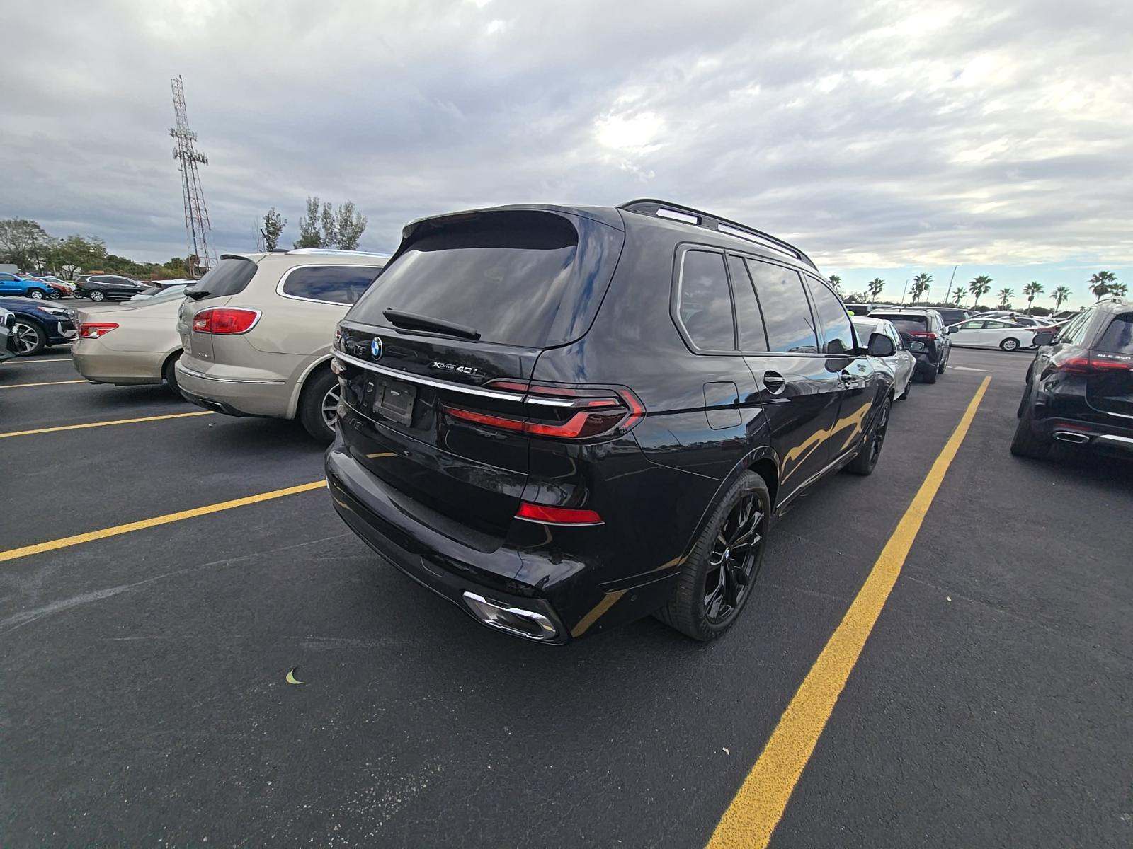 2023 BMW X7 xDrive40i AWD