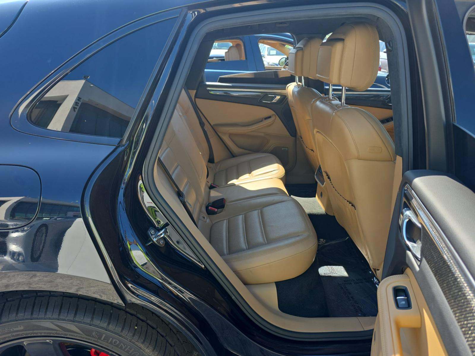 2017 Porsche Macan Turbo AWD