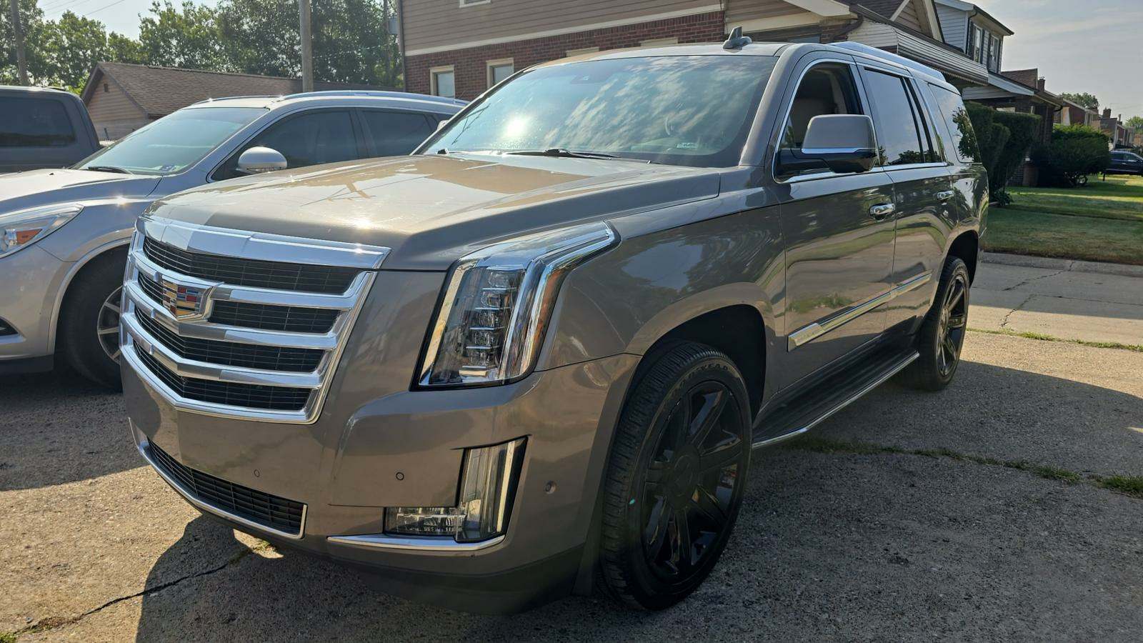 2017 Cadillac Escalade Luxury 1SB