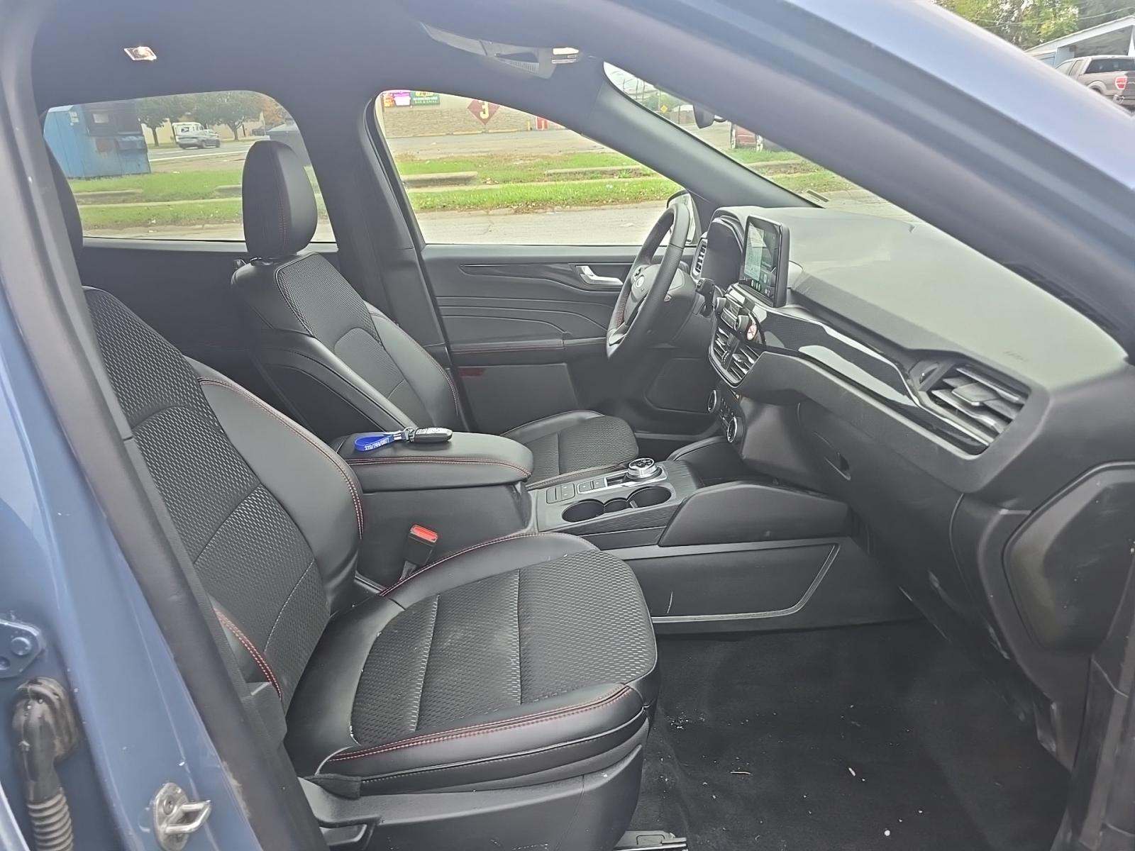 2025 Ford Escape ST-Line Select AWD