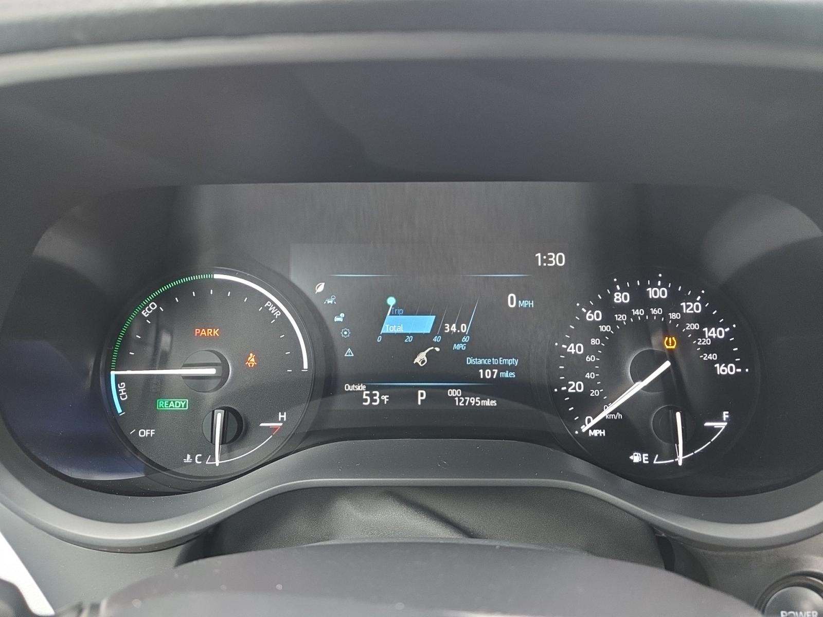 2025 Toyota Sienna LE FWD