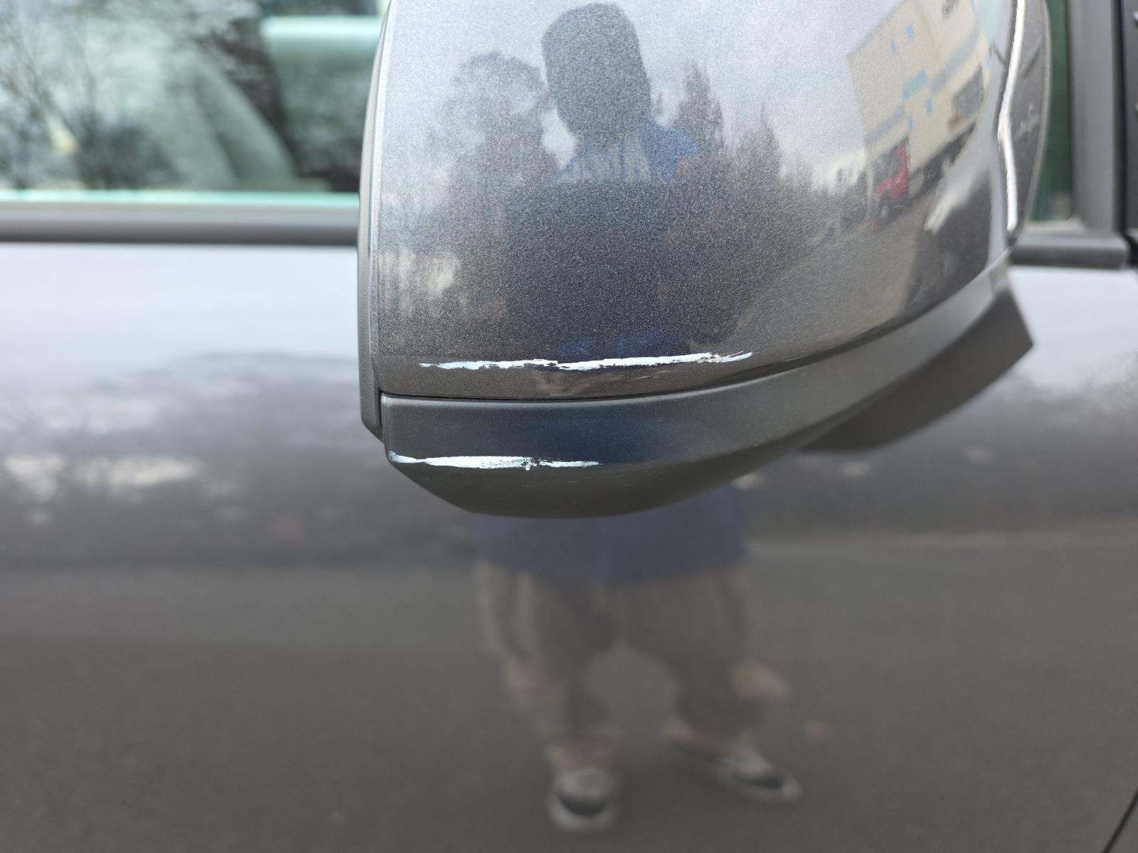 2025 Toyota Sienna LE FWD