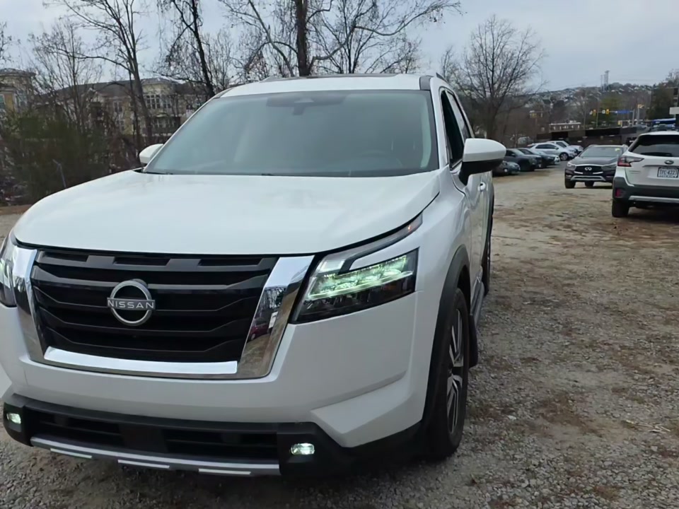 2022 Nissan Pathfinder Platinum AWD