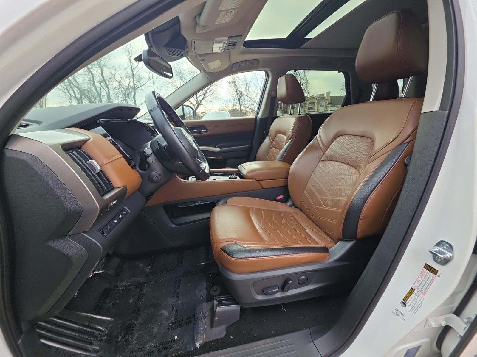 2022 Nissan Pathfinder Platinum AWD