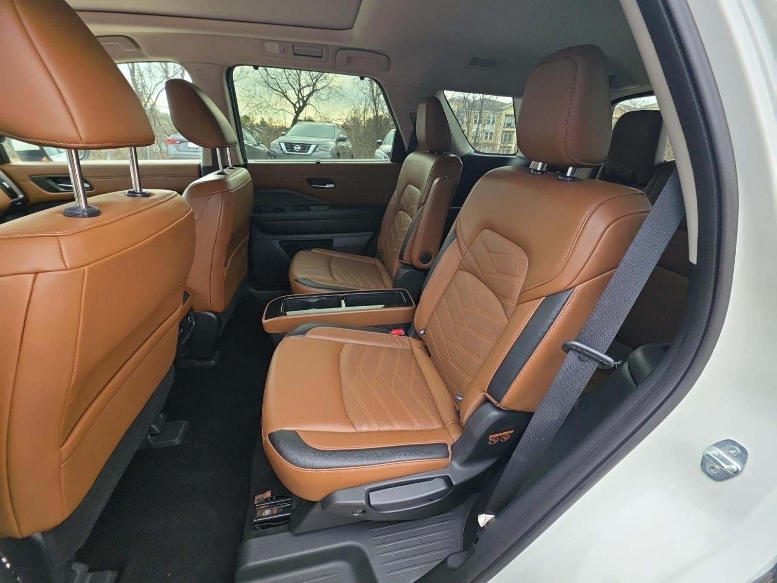 2022 Nissan Pathfinder Platinum AWD