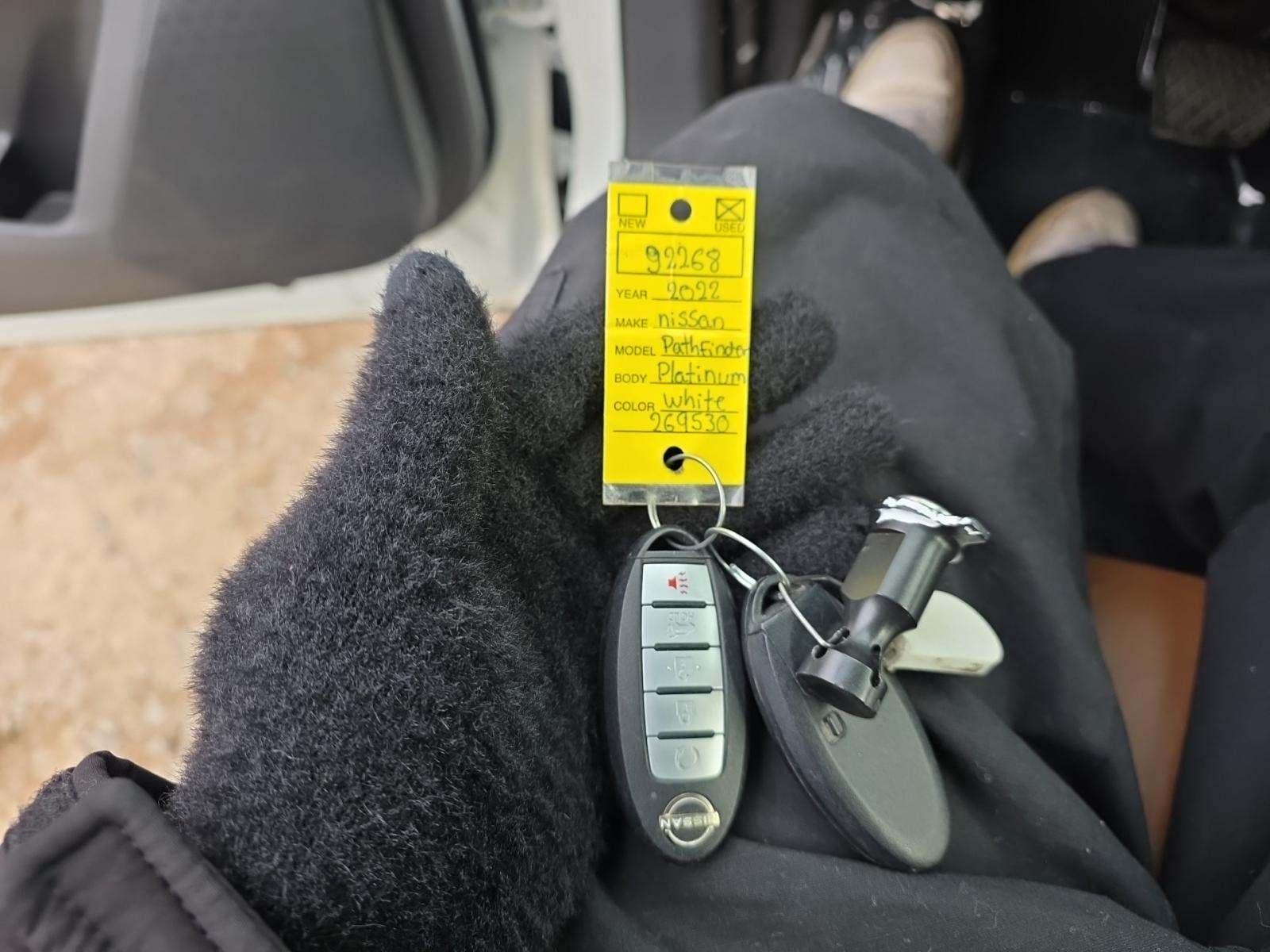 2022 Nissan Pathfinder Platinum AWD