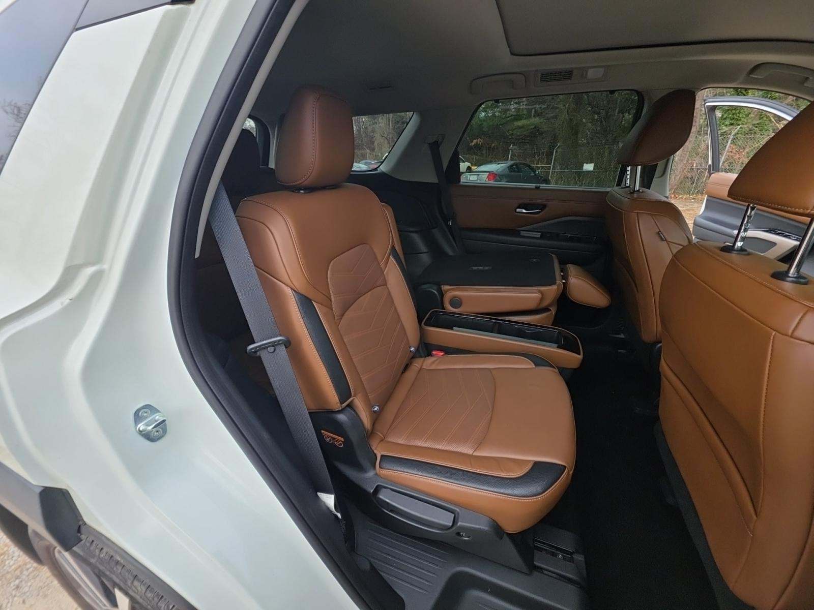 2022 Nissan Pathfinder Platinum AWD