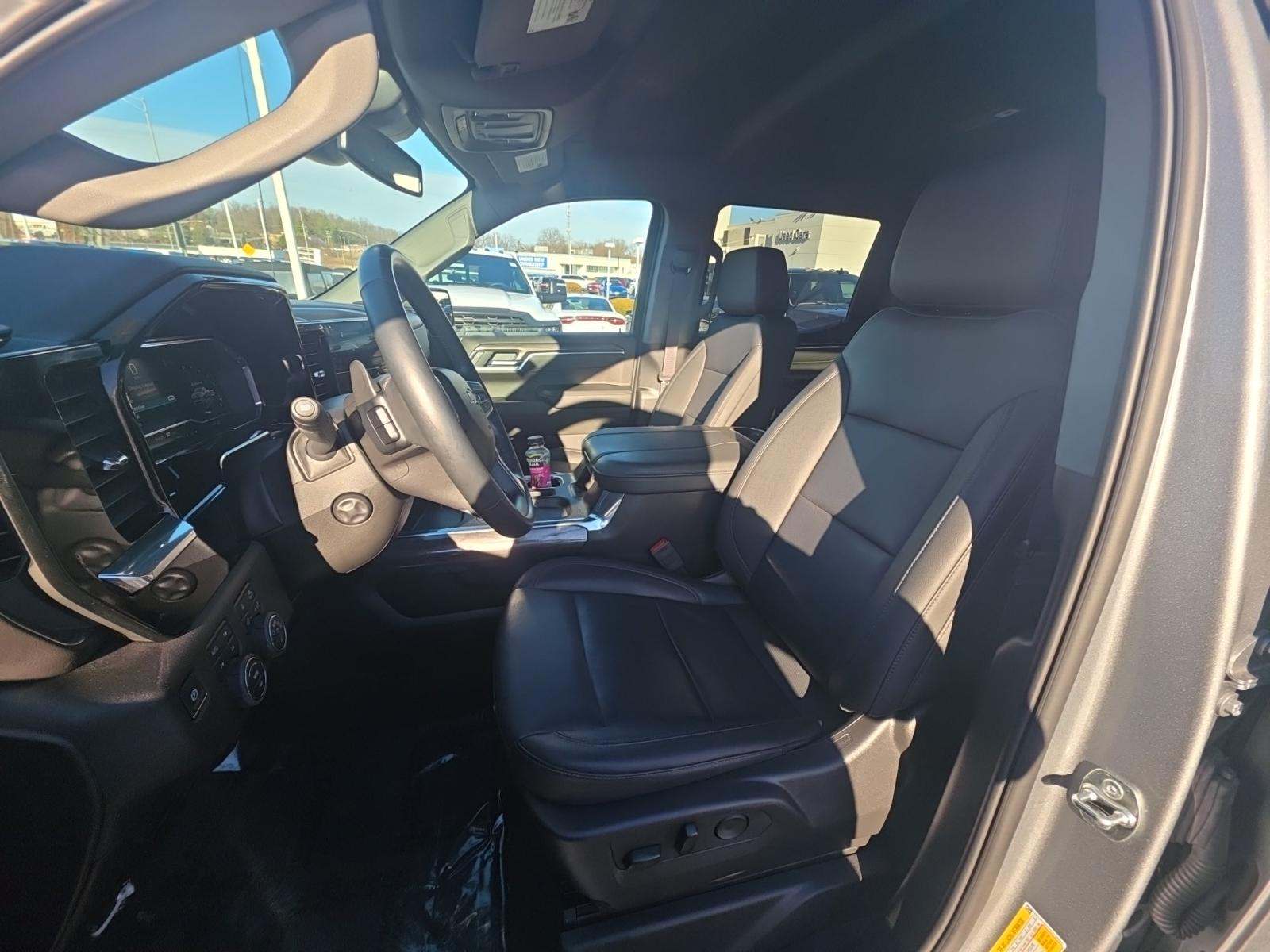 2025 Chevrolet Silverado 1500 LTZ AWD