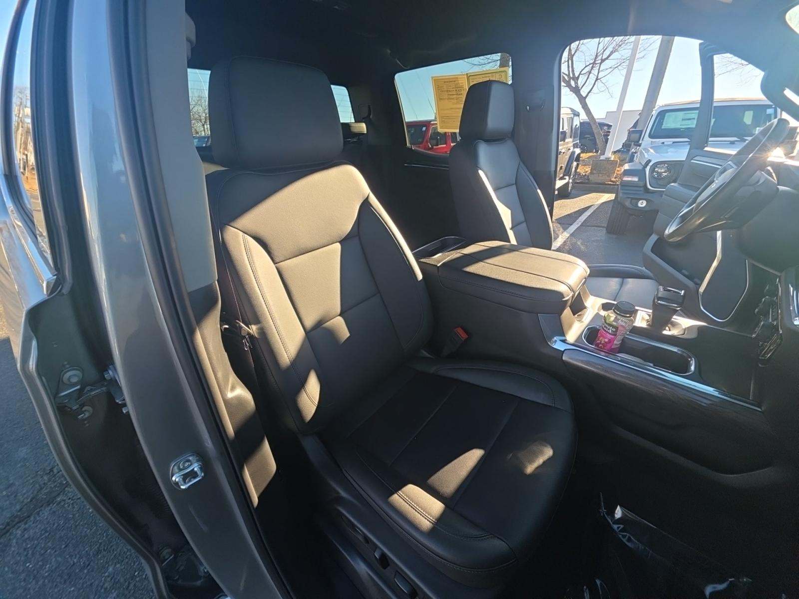 2025 Chevrolet Silverado 1500 LTZ AWD