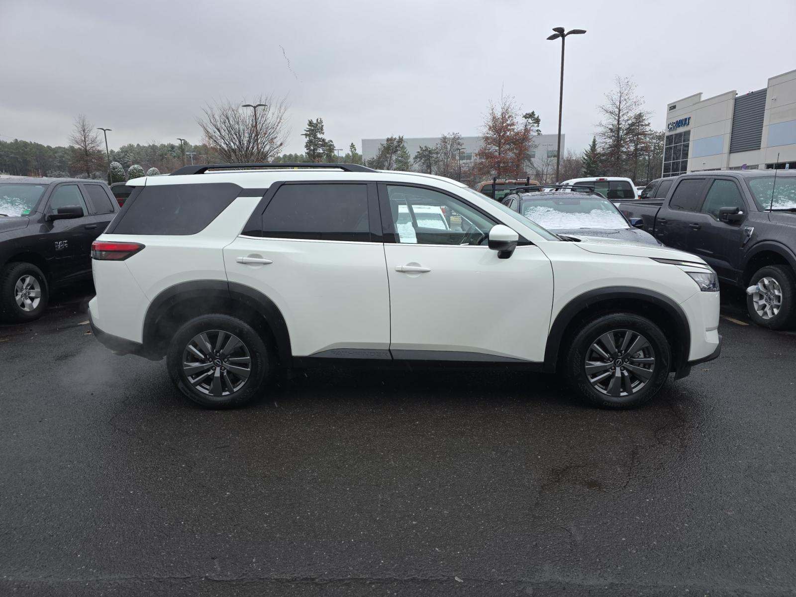 2025 Nissan Pathfinder SV AWD