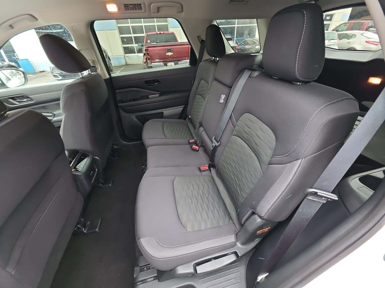 2025 Nissan Pathfinder SV AWD