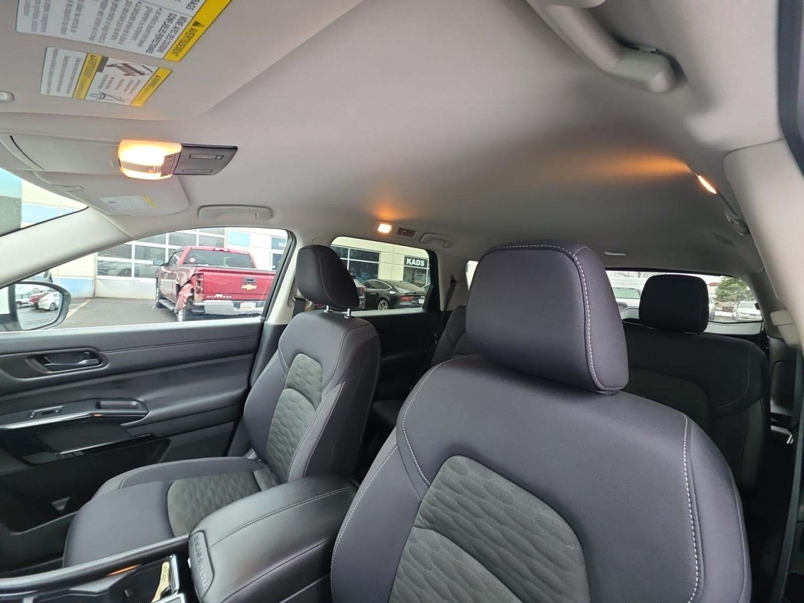 2025 Nissan Pathfinder SV AWD