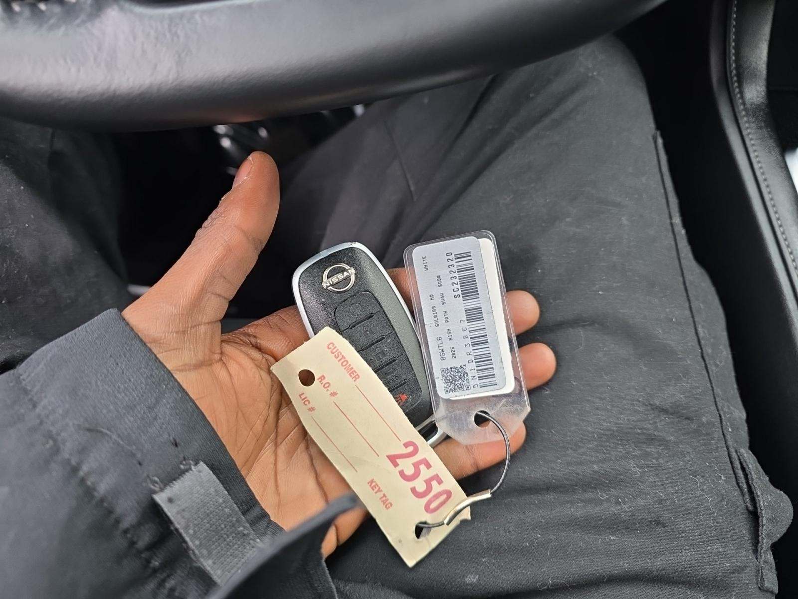 2025 Nissan Pathfinder SV AWD