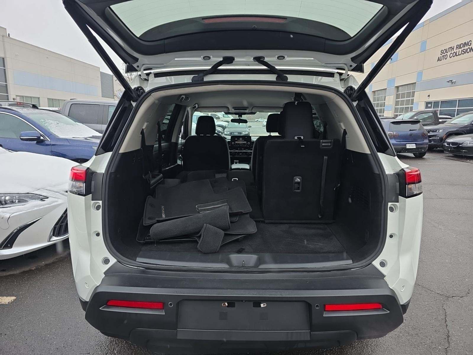 2025 Nissan Pathfinder SV AWD