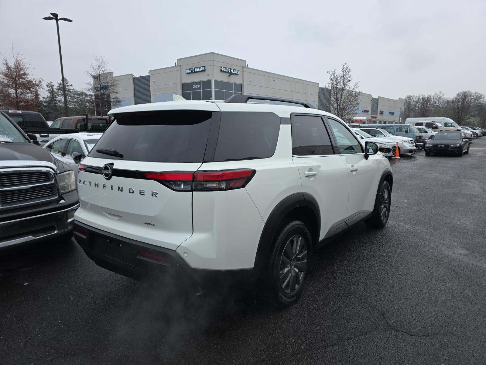 2025 Nissan Pathfinder SV AWD